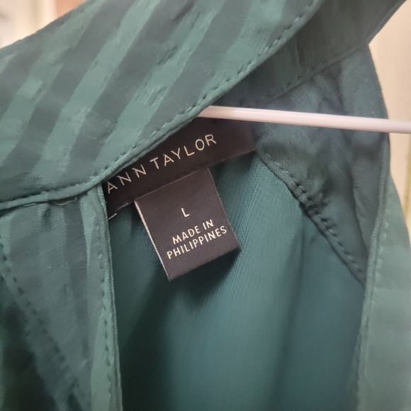 Ann Taylor Green Top Cold Shoulders. EUC Whimsical Fairy Girly - Picture 4 of 10